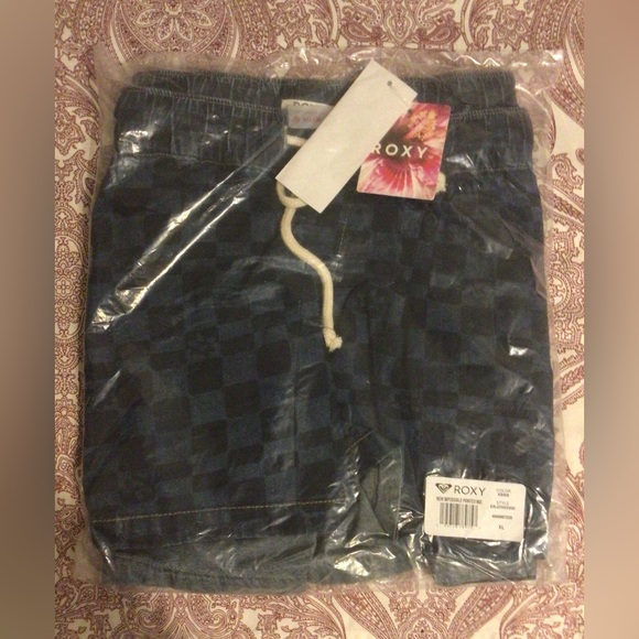 NWT Roxy New Impossible Denim Shorts - Picture 10 of 13